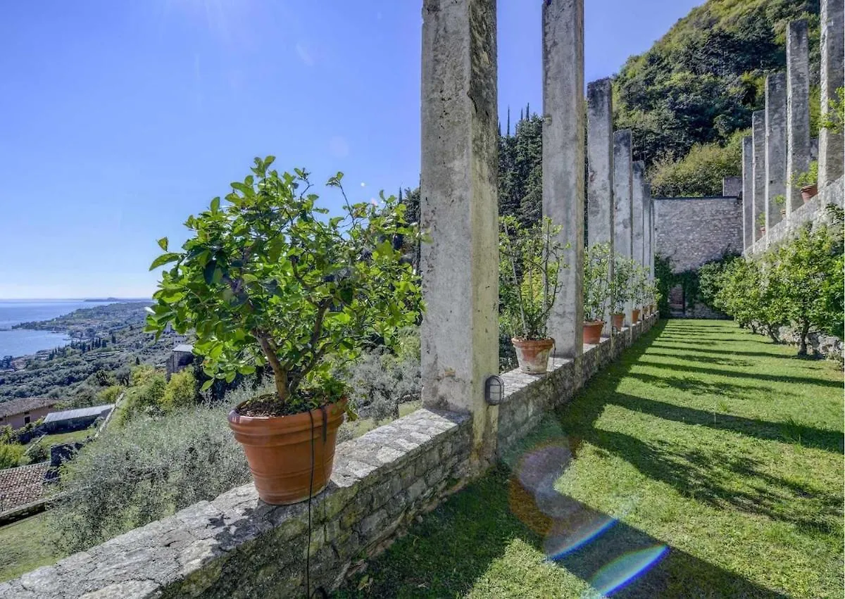 Le Ravere Luxury Mini-Resort - A Structure For 12 Gargnano Villa