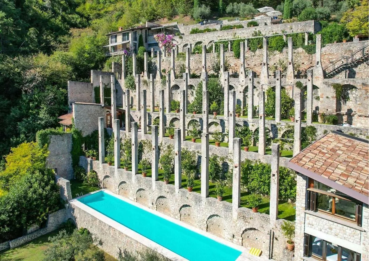Villa Le Ravere Luxury Mini-Resort - A Structure For 12 Gargnano
