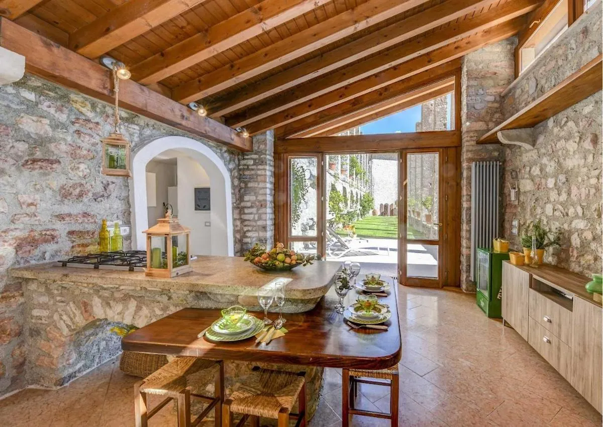 Villa Le Ravere Luxury Mini-Resort - A Structure For 12 Gargnano