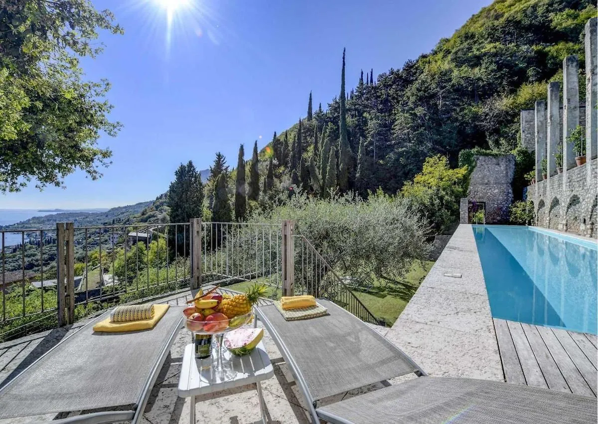 Le Ravere Luxury Mini-Resort - A Structure For 12 Gargnano
